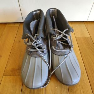 Marley lilly gray duck Boots, size 9, excellent condition.